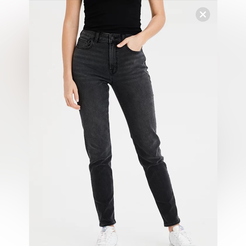 American Eagle Stretch Mom Jean in Washed Black